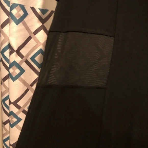 Mesh Cutout Top - Picture 4 of 6